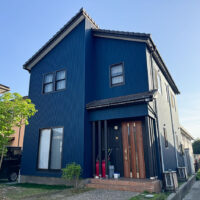 高岡店施工事例：角波板金上張り後外観